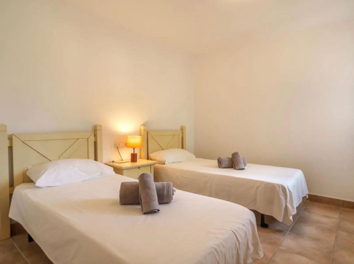 Apartamentos Los Pinos Cala Murada  Exterior photo